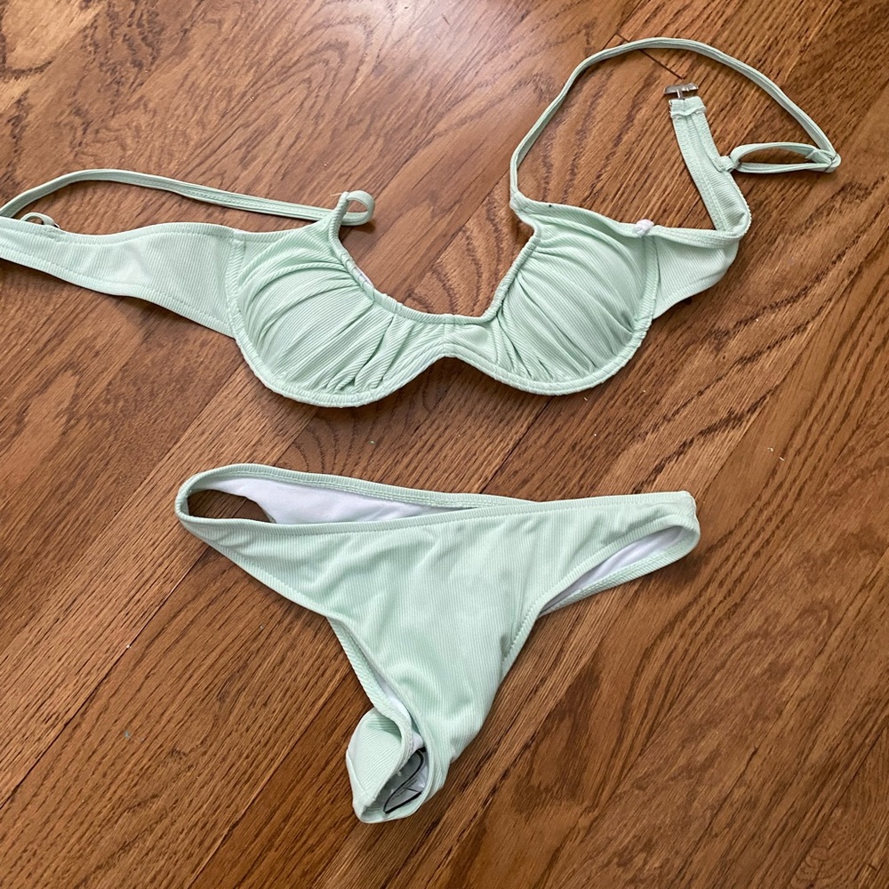 bathing suit - Picture 2 of 6